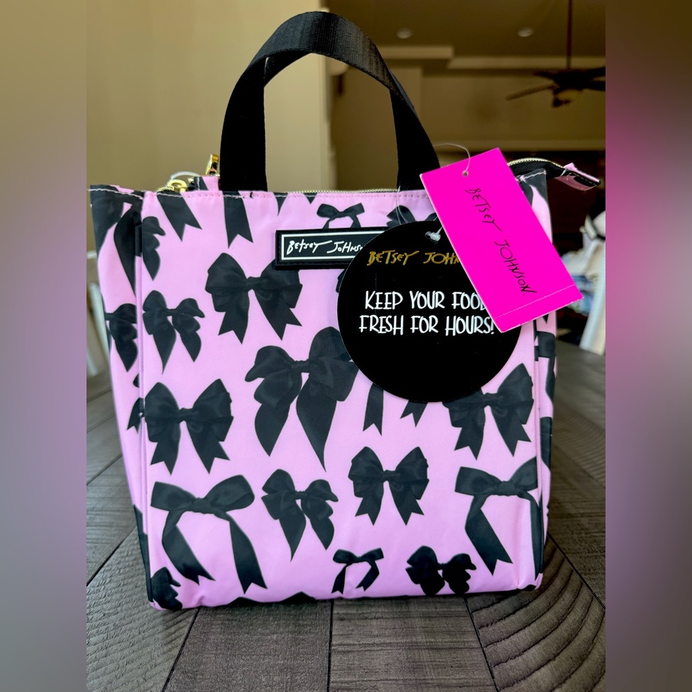 Betsey Johnson Insulted Lunch Tote - Bag Pink & Black Bow (NWT)